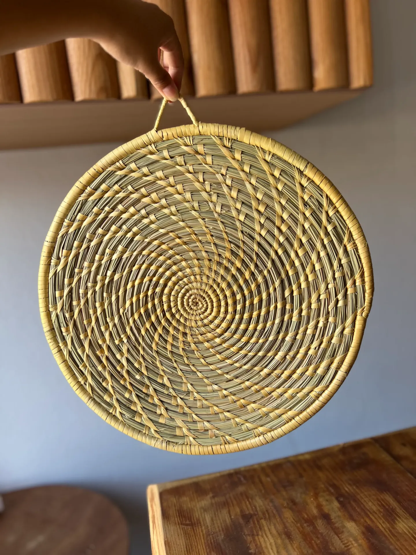 [KAS004] Traditional Handwoven vada rakhni tray mat with handel