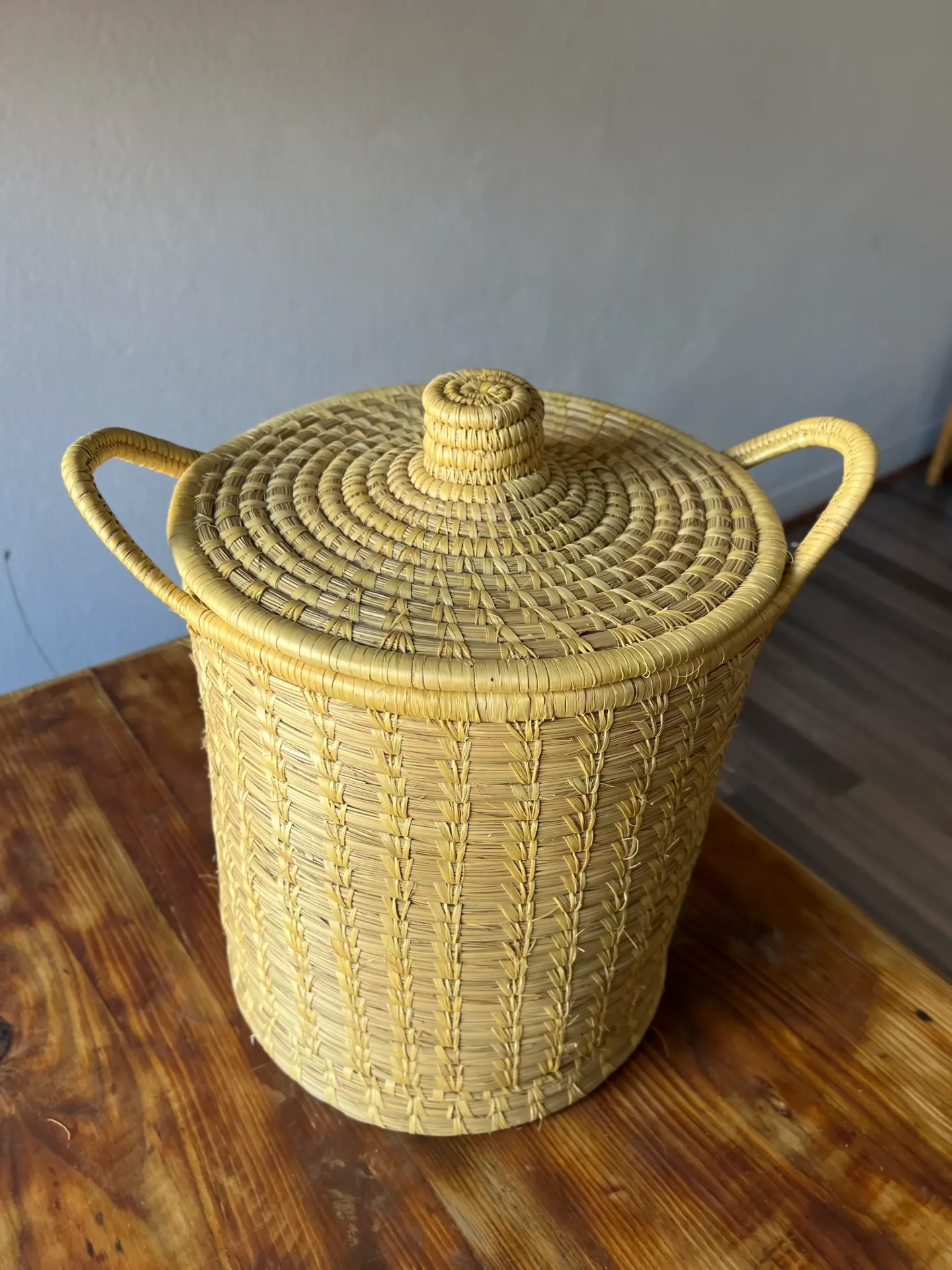 [KAS008] Handmade  reed & wild grass  Dry Wastebasket & Storage Bin with cover and Handel